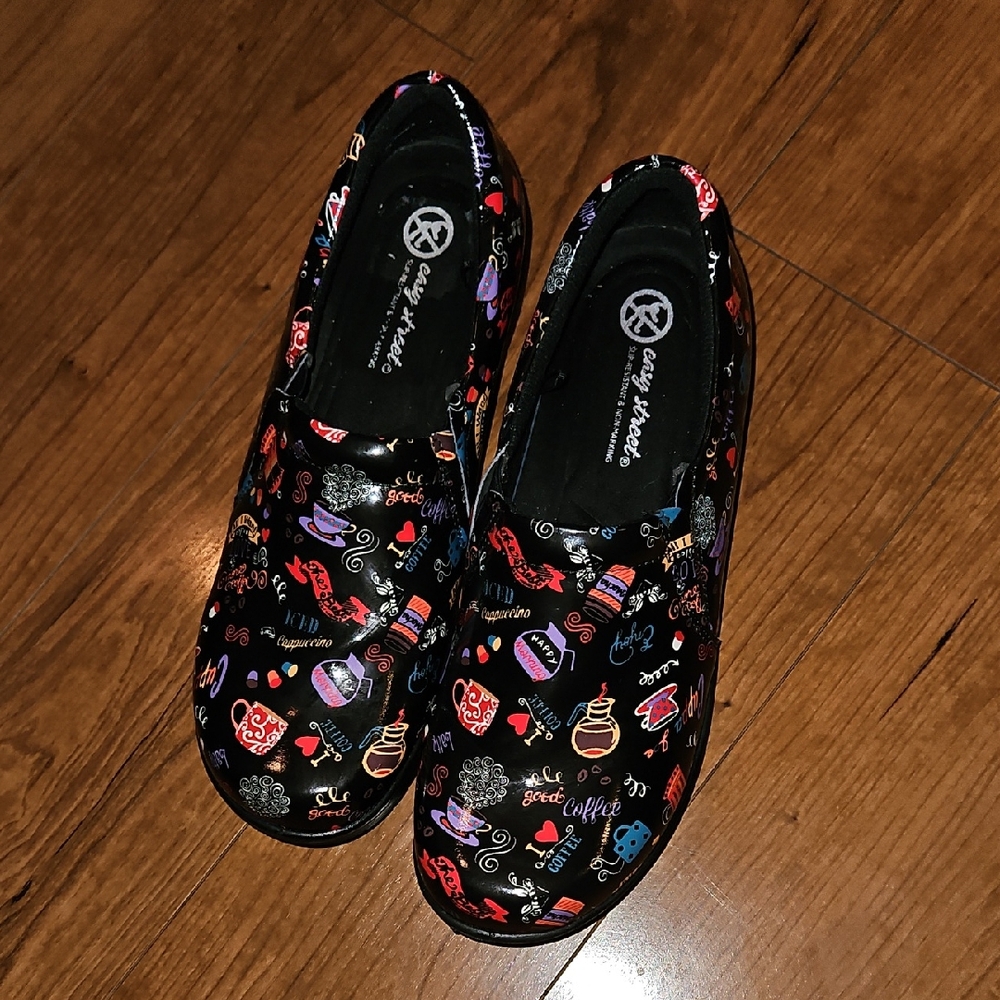 Easy Street Slipfree And Mark Resistant Shoes Size 10M